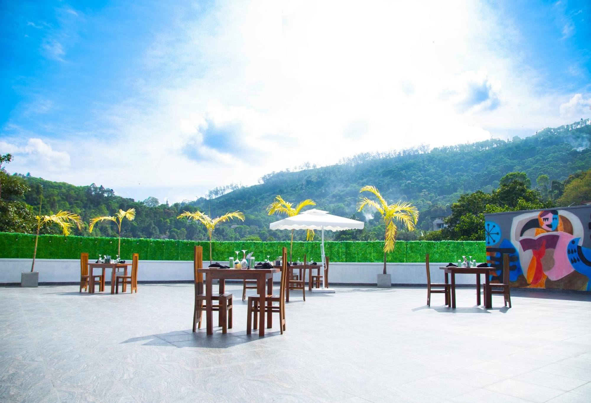 ホテル Crown Regency- バドゥッラ エクステリア 写真